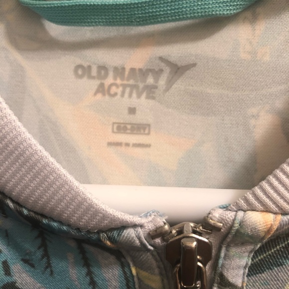 Old navy active wear jacket - Picture 2 of 4